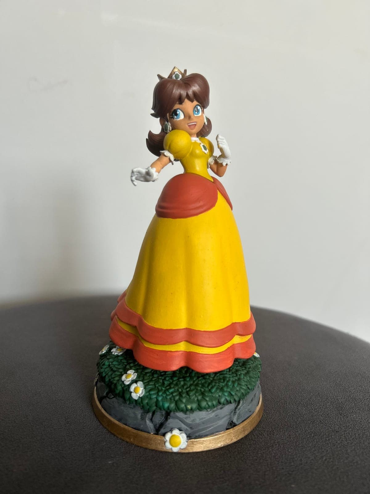 Princess Daisy statuette, custom models & miniatures made by Danielle P.