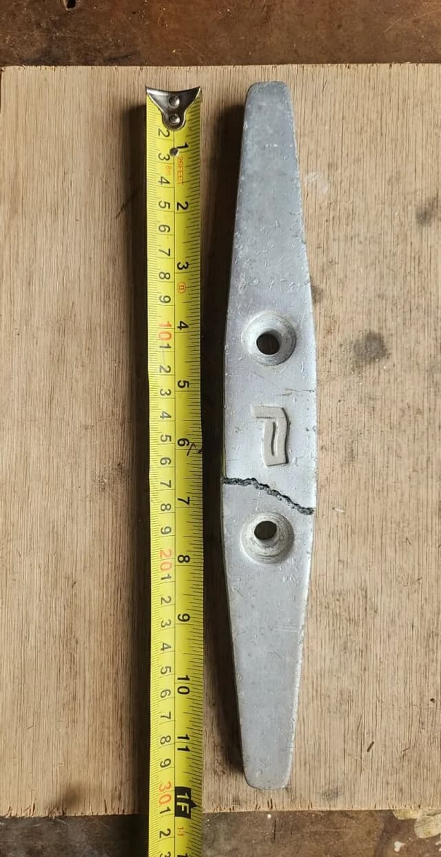 Reference image for To replace a broken cast aluminium cleat from my sailing